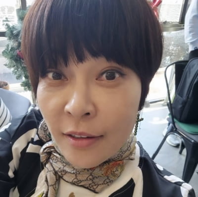 [종합] 종아리 근육 찢어지고 피 차올라…조혜련, SBS 예능 찍다 봉변('골때녀')