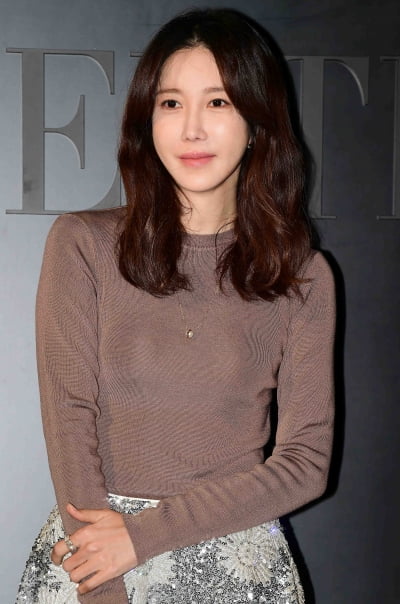 이지아, 조부 친일파 논란 터졌다…'사문서 위조 의혹' 부친에는 "연 끊은 지 10년"[TEN이슈]