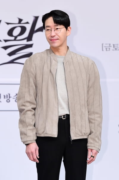 '결혼 2개월차' 엄기준, 아내도 두고 해외 갔는데…패닉 상태 "말 안 나올 듯"('샬라샬라')