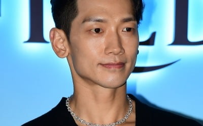 비, 대만 투어서 故서희원 위해 묵념…"구준엽 선배 응원하고 지지해주세요" [TEN이슈]