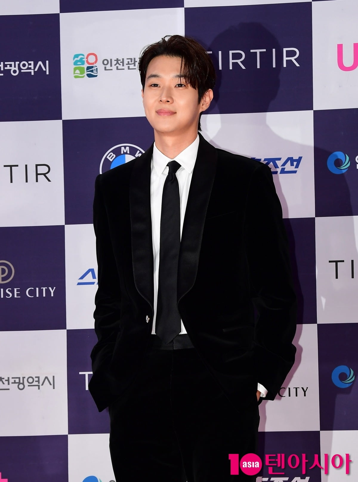 [종합] '35세' 최우식, 친구들 다 애아빠 됐는데…"내 인생 회색, 공허해"('빠더너스')