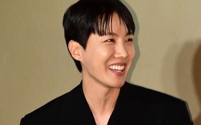 BTS 제이홉, 인성도 월드클래스…생일 맞아 서울아산병원에 2억원 기부 [공식]