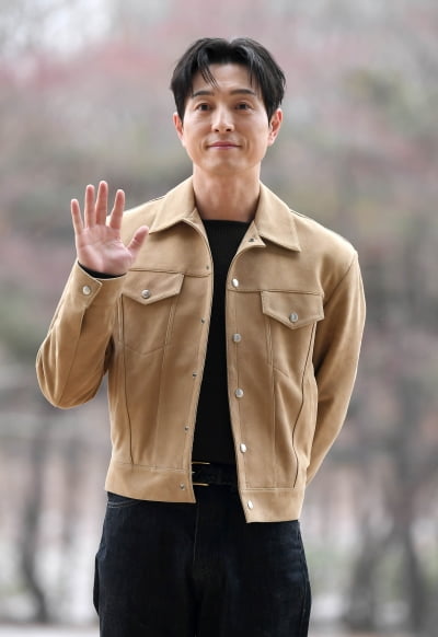 정성일, 낙하산 의혹에 '10살 차이' 나이 논란까지…"가짜 뉴스 판쳐"('트리거')[TEN인터뷰]