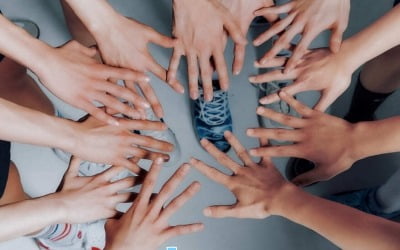 하이브, 'J팝 그룹' 앤팀 후배 찾는다…일본 오디션 프로그램 15일 첫 방송
