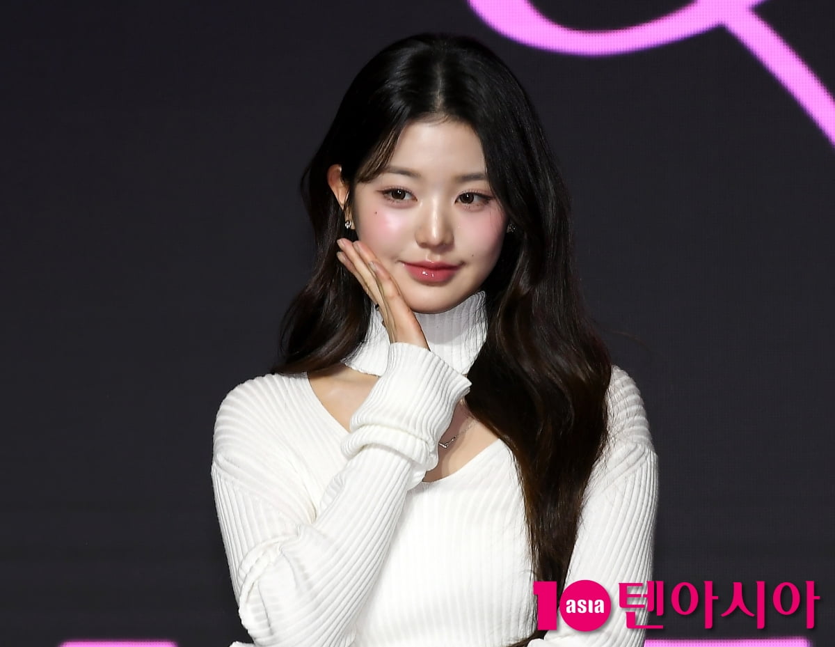 아이브 장원영, 질투를 부르는 이쁨...심쿵 눈맞춤[TEN포토+]