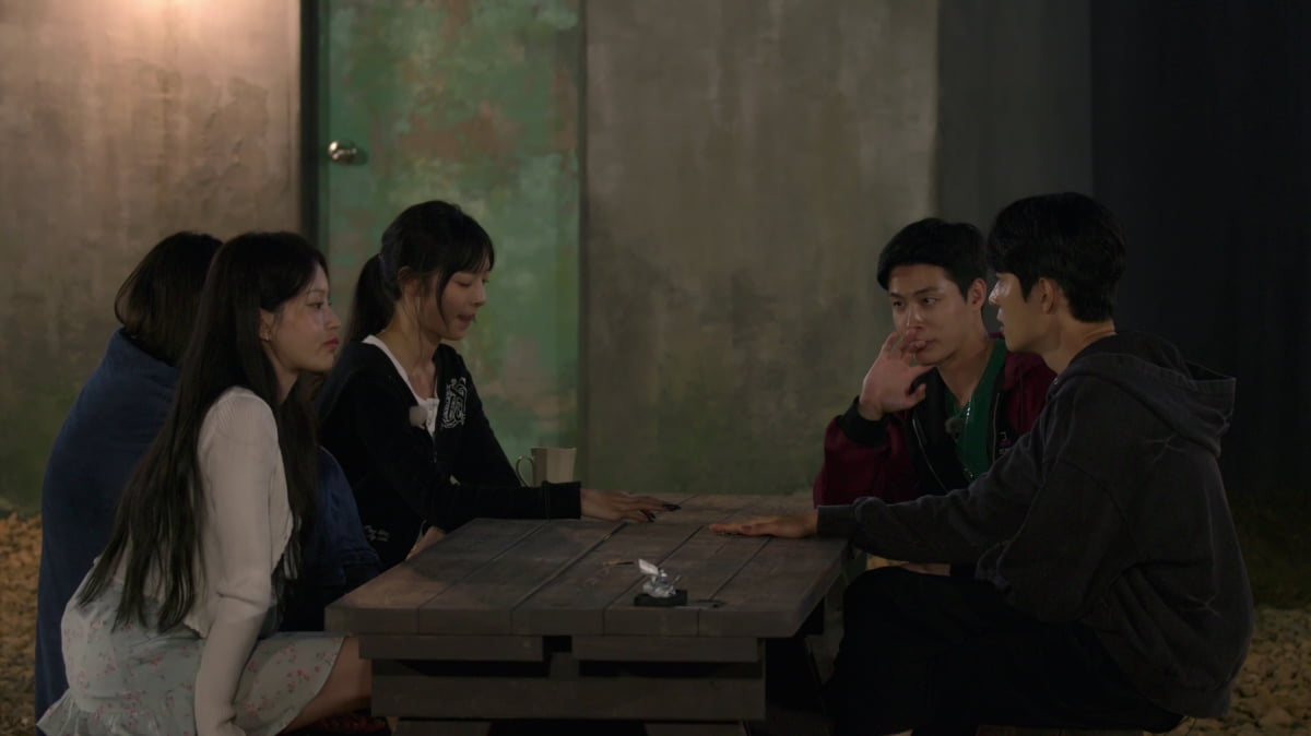 '호텔 동침' 육준서♥이시안, 러브라인 변화있나…"파장 일으켜"('솔로지옥4')