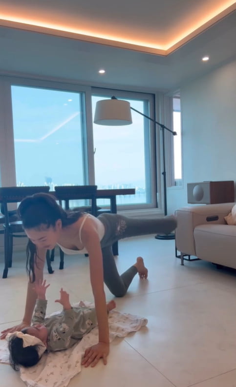 사진=김윤지 SNS