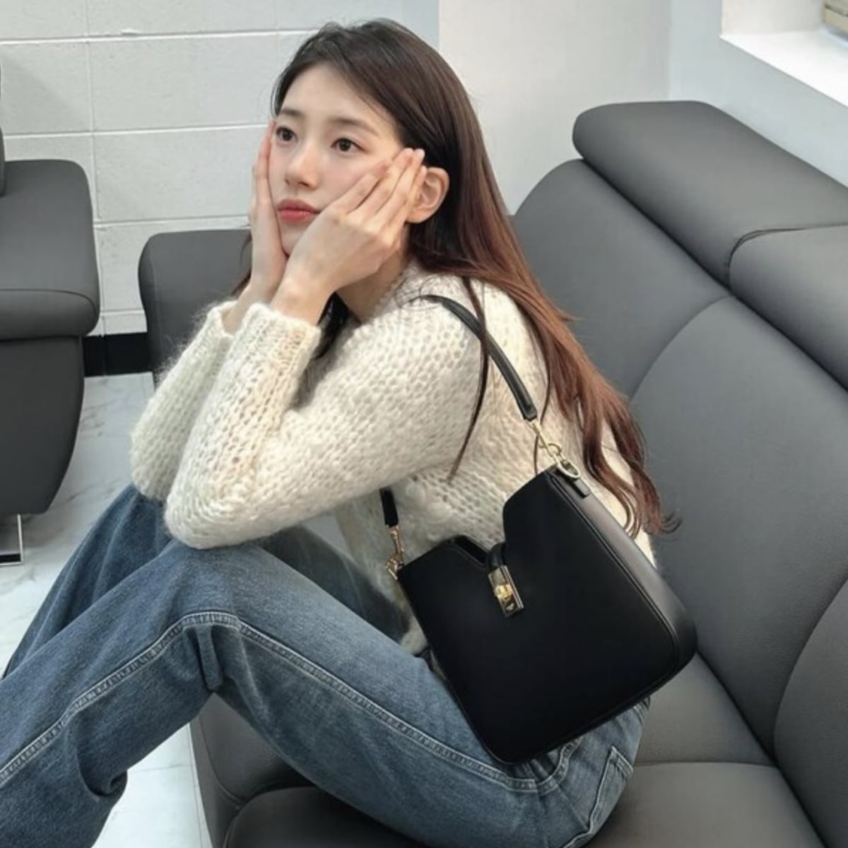 사진=가수 겸 배우 수지 인스타그램 캡처