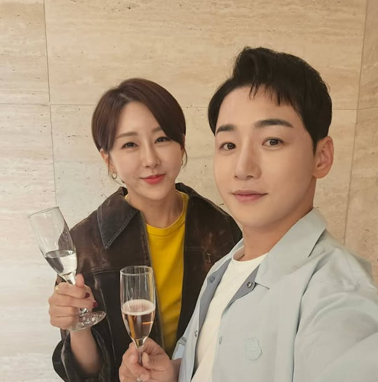 사진=한영 SNS
