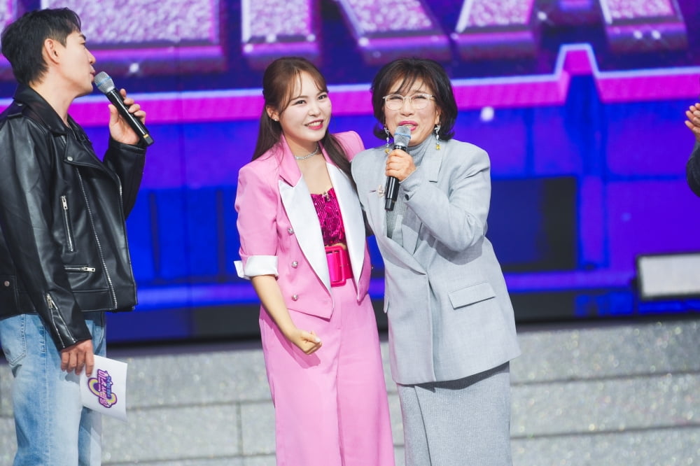 '미스터트롯2 진' 안성훈, 후배 女가수와 신경전 벌어졌다…"패배" 도발 발언('미스쓰리랑')