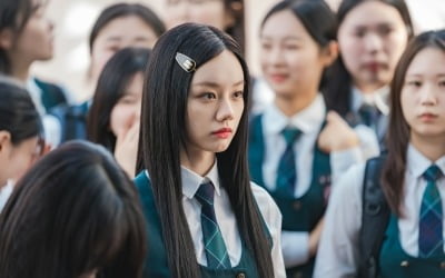 혜리, 동성 키스만 남았다…학원물인데 '19금'만 난무, 스릴러는 '실종' ('선의의 경쟁')[TEN리뷰]