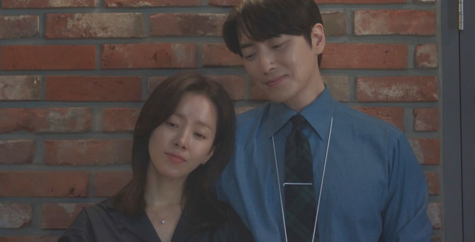 [종합] 한지민♥이준혁, 열애 인정했다…대놓고 달달한 스킨십, "이 손 절대 안 놓을 것" ('나완비')