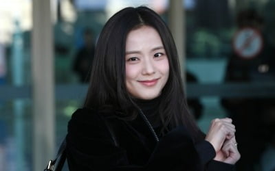 '발연기 논란' 지수, 뮤비 티저 속 연기는 어떤가 봤더니…긱시크 커리어 우먼 변신
