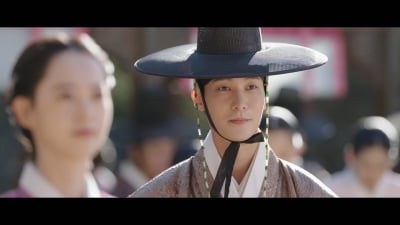 장률, ♥고아라에 속물 드러냈다…"예뻐서 좋고 공주라서 좋아" ('춘화연애담')