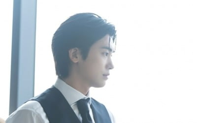 '유니콘' 이준혁 빈자리 채울까…'33세' 박형식, 얼굴 갈아 끼웠다 ('보물섬')