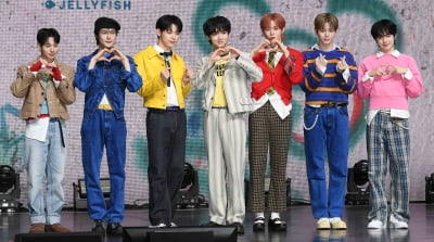 이븐 , 네 번째 미니 앨범 'HOT MESS' 발매[TEN포토+]