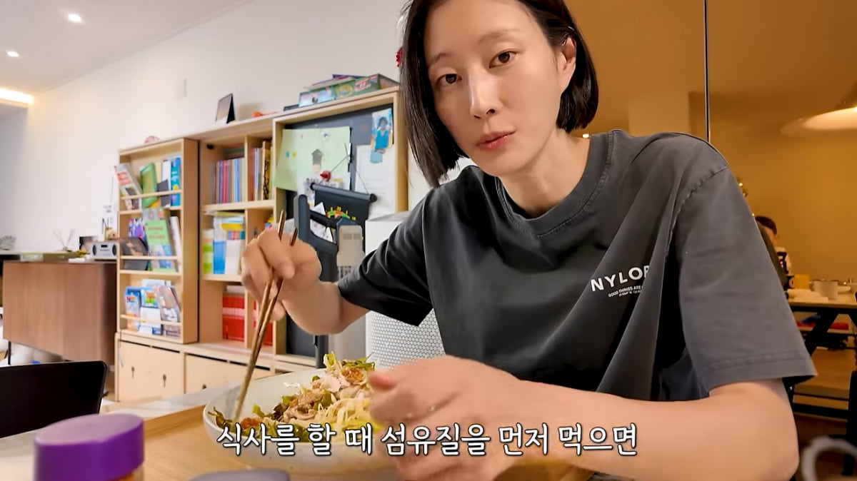 [종합] '58.7→55kg대' 이현이, 적나라한 몸무게 공개…폭식해도 다이어트 성공('워킹맘이현이')
