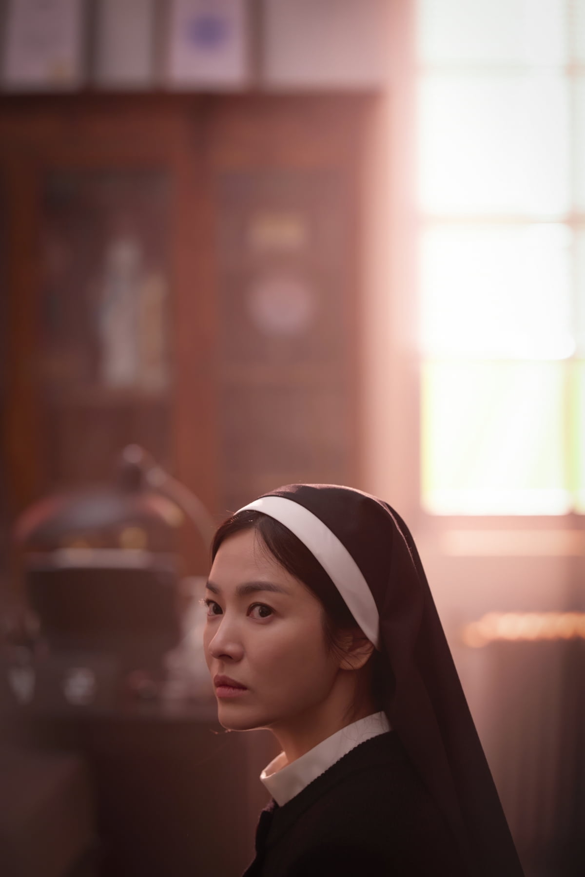 송혜교·전여빈, 스크린 찢었다('검은 수녀들')