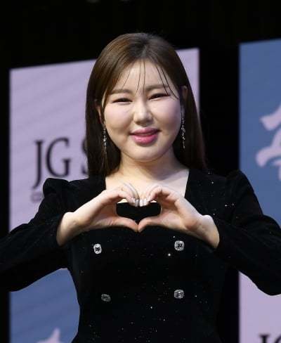 '김종국과 열애설' 송지은, 과거 폭로 당했다…"동대문에서 우연히 만나" ('미스쓰리랑')