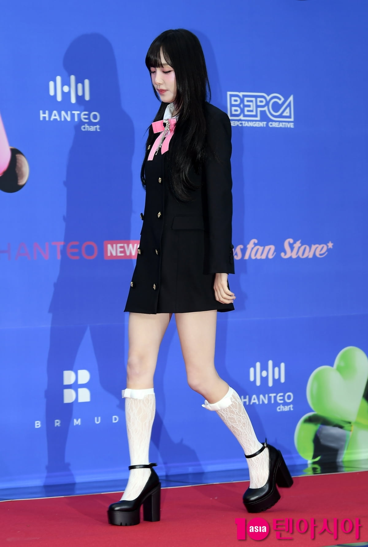 최예나, 심쿵 눈맞춤...오늘도 이쁨[TEN포토+]