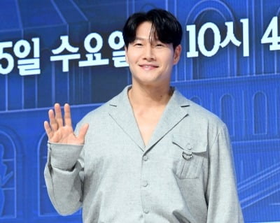 [종합] '48세 미혼' 김종국, 결국 폭로 당했다 "상황 심각해…쓰레기랑 같이 살더라" ('런닝맨')