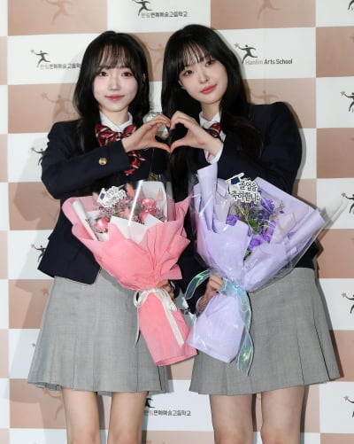 トリプルエスのシオンとリン、ハンリム芸能芸術高校卒業式に出席