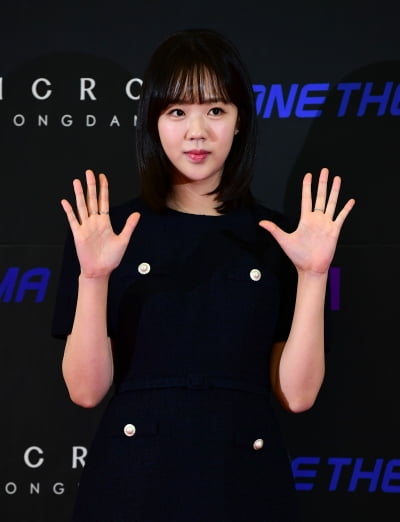 '30세' 지예은, 런닝맨 고정 2달차에 겹경사 터졌다…'지멋대로 식탁' MC 등극 [공식]