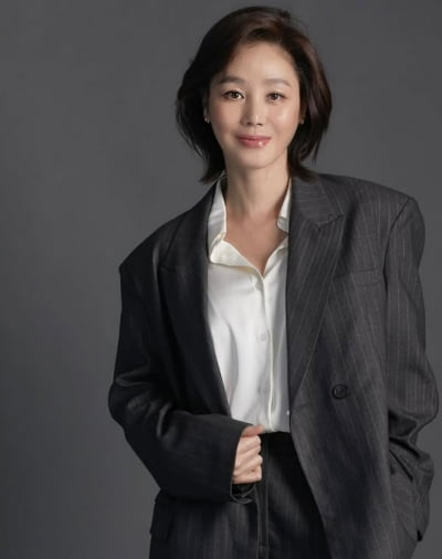 김성령 "내 사진, 투자 사기에 무단 도용되는 중…제보 받는다"