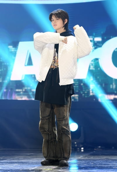 아크 도하, 힙한 미소년[TEN포토+]