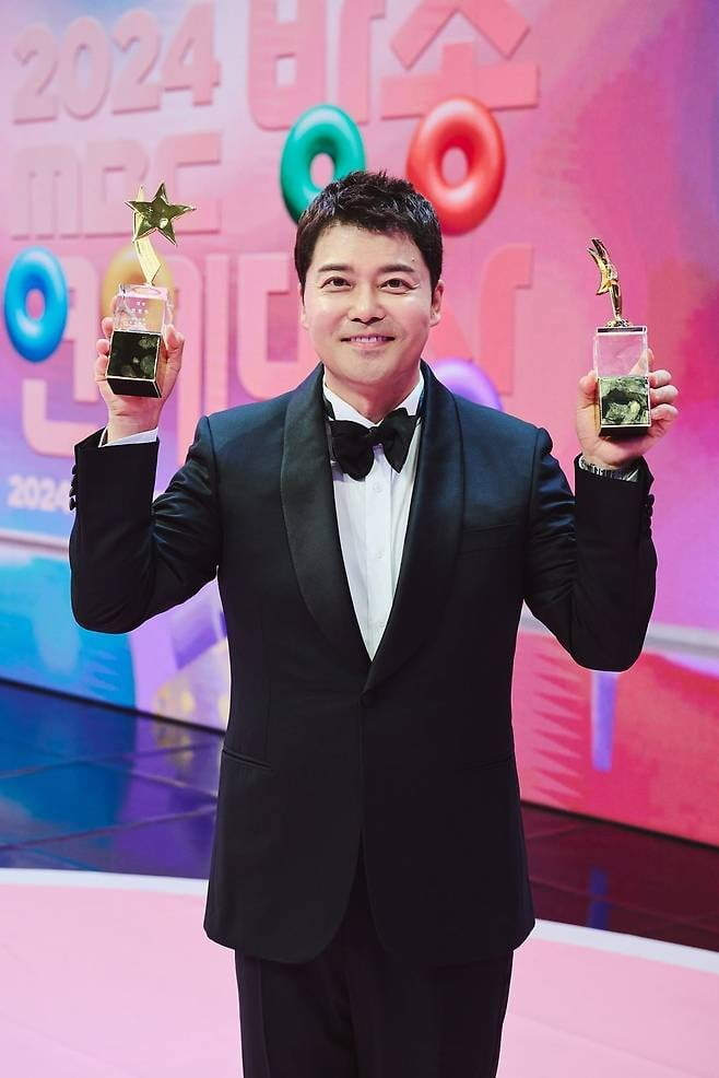 '47세' 전현무, ♥고백 한 달 만에 결실…홍주연과 선 긋더니, "썸에서 사랑으로" [TEN피플]