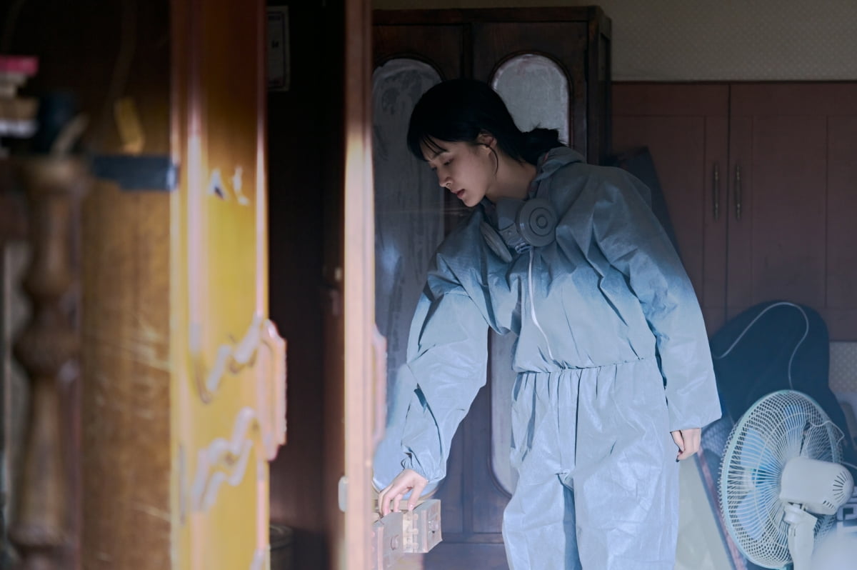 권유리, 기억 잃고 청소업체 직원 된 근황…"교집합 찾아"('침범')