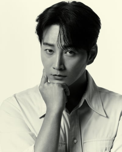 '39세' 이현욱, 차주영과 ♥핑크빛 맞았나…"꽃다발과 편지 선물해" ('원경') [인터뷰 ②]