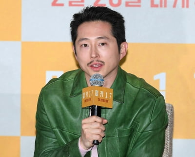 스티븐 연, 봉준호와 2번 만나더니…"봉준호 눈빛 아름다워"('미키17')