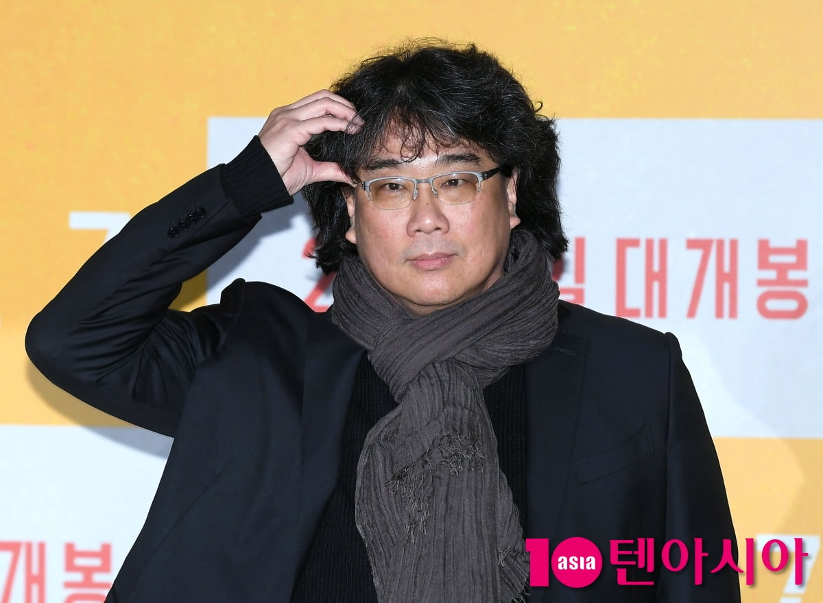 봉준호 감독, 월클감독의 곰하트...미키17 파이팅[TEN포토+]