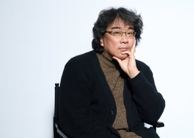 봉준호의 새 괴물, 크로와상 먹을 때 생각날 듯…"아코디언 같아"('미키17') [인터뷰②]