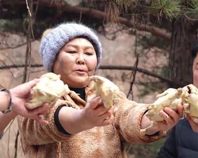 '남편 3명' 이순실, 61세 자연인 남사친마저 홀렸다…산속서 피어난 ♥행복('사당귀')