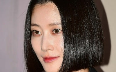Model and Broadcaster Lee Hyun-yi Shares Her Health Journey and Skincare Routine