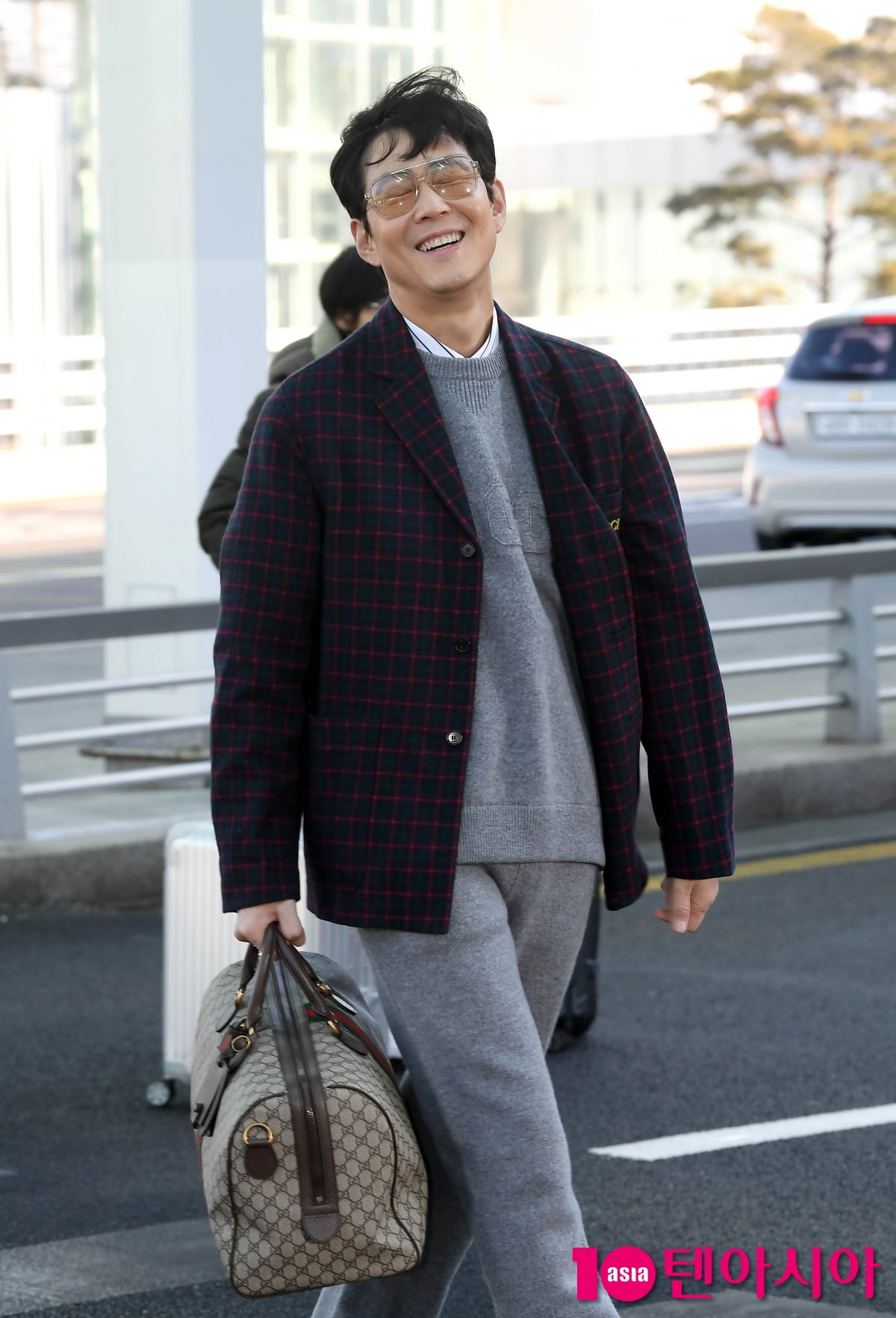 이정재, 패피의 출국길...공항에서 '얼음' 외치다[TEN포토+]
