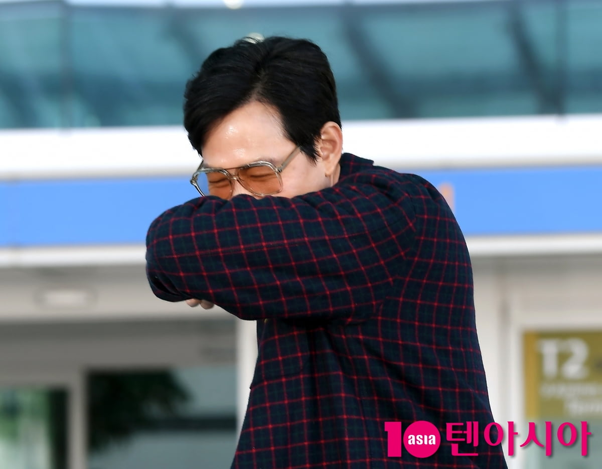 이정재, 패피의 출국길...공항에서 '얼음' 외치다[TEN포토+]