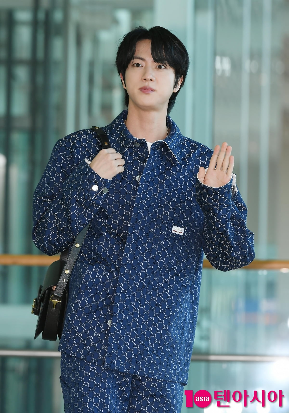 BTS 진, 가질 수 없는 남친의 비주얼...밀라노 가요[TEN포토+]