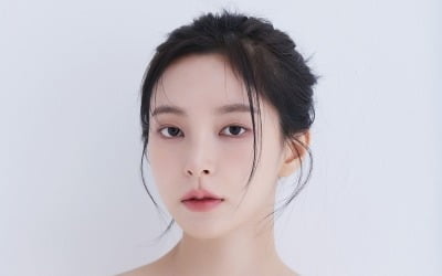 황민현과 호흡하더니…'28세' 신수현, 100만 팔로워 업고 대세 등극 ('스터디그룹')
