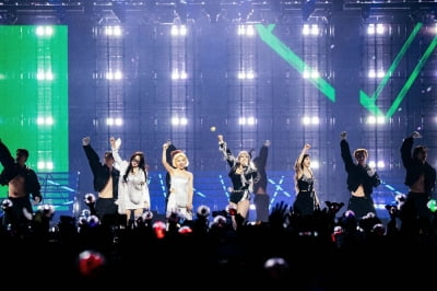 박봄 셀프 열애설 논란 속…2NE1, 마카오 1만8천석 매진 행렬
