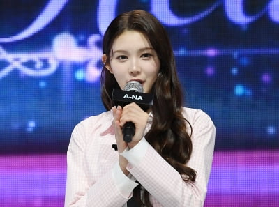 하츠투하츠 에이나, 청순한 미소[TEN포토+]