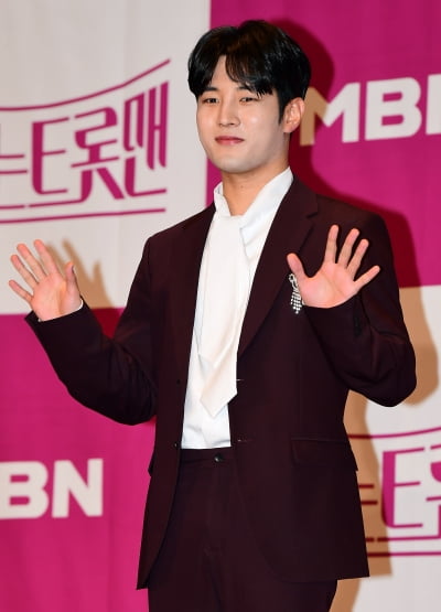'현역가왕' 탈락에도 잘 나가네…김중연, 도미를 함께 먹고 싶은 남자 트로트 가수 1위 [TEN차트]