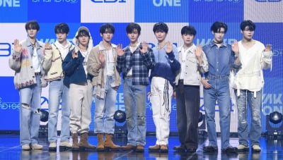 제로베이스원, BLUE PARADISE로 6개월만에 컴백[TEN포토+]