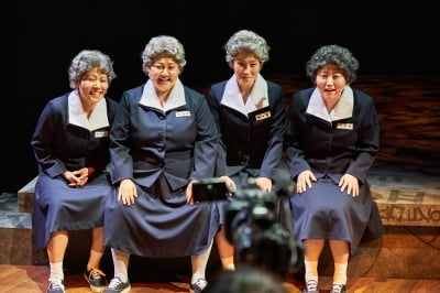 "詩가 천지 삐까리"라는 할머니들…푸시킨 저리 물럿거라