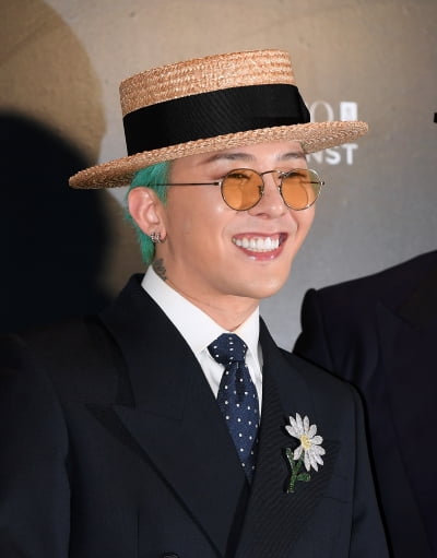 ジードラゴン、これだけはファッショニスタです...花笑顔