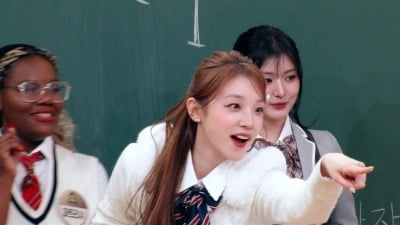 '세계 2위 미녀' 다샤 타란, (여자)아이들·존박 만난다 ('아는 외고')