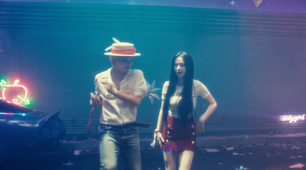 카리나 VS 제니, 지드래곤 뮤비 속 두 여자는 어떻게 그려졌나 [TEN뮤직]