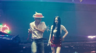 카리나 VS 제니, 지드래곤 뮤비 속 두 여자는 어떻게 그려졌나 [TEN뮤직]